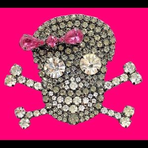 Miss Jolly Roger Skull Pin - Skull & Crossbones